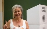 Candidata ao Governo de Minas pelo PSOL, Lorene Figueiredo votou ainda nas primeiras horas deste domingo (2), em Juiz de Fora, a 263 km de Belo Horizonte. A professora foi ao local de votação acompanhada da família e de apoiadores