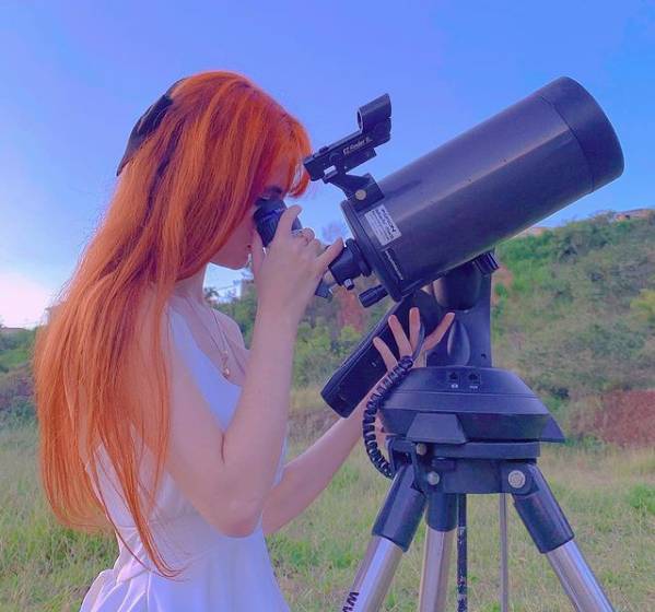 A jovem é apaixonada por astronomia desde os quatro anos