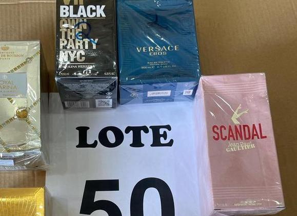 Para quem quiser ficar cheiroso, o lote 50 traz 53 perfumes. Tudo isso por no mínimo R$ 2.000