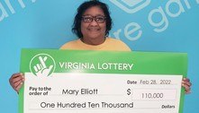 Mulher joga bilhete no lixo e quase perde prêmio da loteria: 'Entrei em pânico'