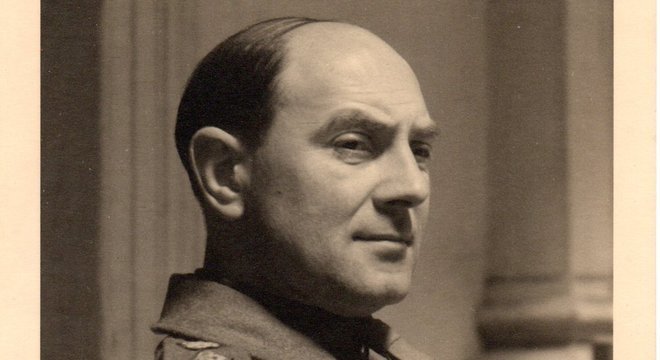 Acredita-se que o britnico Sidney Noakes, que estava com os documentos, tenha interrogado Himmler antes da morte do alemo