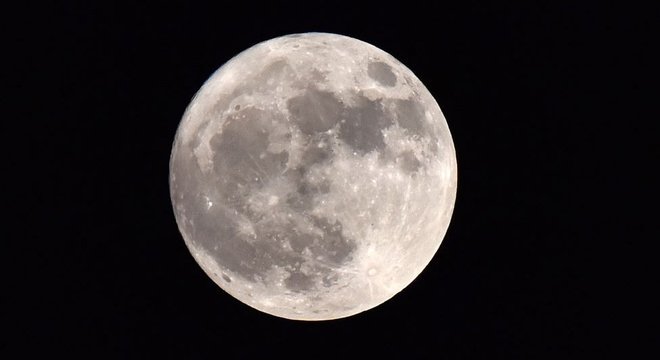 Uma supernova de Betelgeuse seria mais brilhante que a Lua e visível mesmo durante o dia