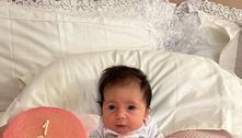 Viih Tube comemora um mês da filha e web reage: 'A cara do Eli' 