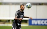 O atacante Luan, do Corinthians, foi agredido por um grupo de torcedores organizados em um motel, na Barra Funda, em São Paulo, na madrugada desta terça-feira (4). Segundo informações da RecordTV, o jogador estava acompanhado de mulheres e amigos quando foi surpreendido pelo grupo, que invadiu o local e filmou a agressão
