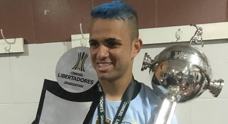 Luan, 'rei da América' em 2017, não 'chegou' ao Corinthians. Vítor Pereira não utilizará o meia