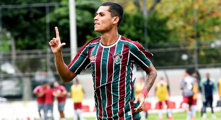 Luan Brito anotou duas vezes na vitória de virada do Fluminense pela Copinha