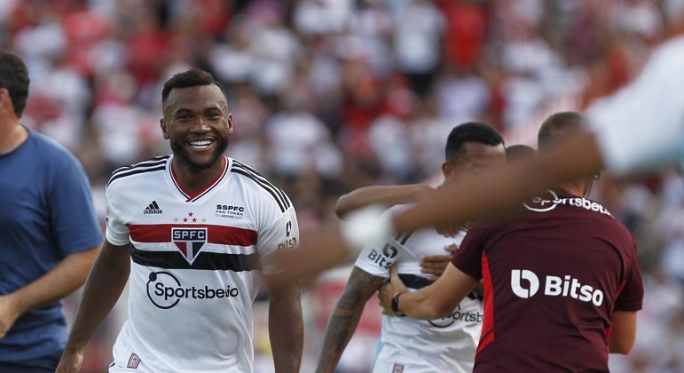 Luan comemora gol pelo São Paulo