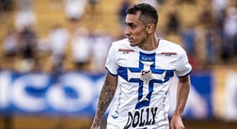 Luan Dias negociou com o Cruzeiro, com o Goiás. Mas acabou no Santos