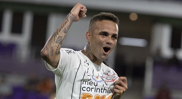 Luan comemora um de seus 11 gols com a camisa do Corinthians