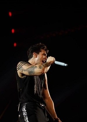 Luan Santana, amanhã, na Record