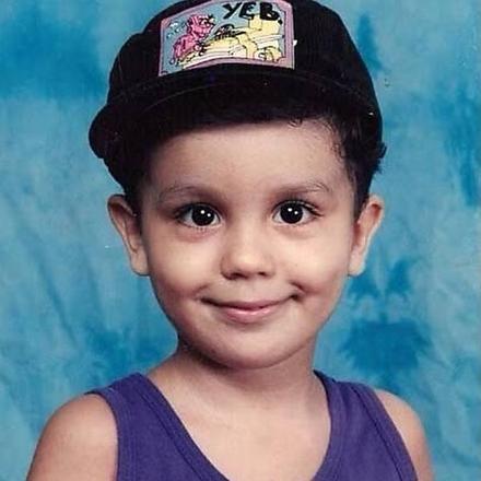 O cantor Luan Santana&nbsp;completou 27 anos nesta ter&ccedil;a-feira&nbsp;(13). Para marcar a data, ele ganhou centenas de homenagens dos f&atilde;s nas redes sociais*Estagi&aacute;rio do&nbsp;R7, sob supervis&atilde;o de Thiago Calil