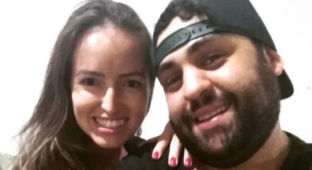 Karina desabafou na web após morte do marido