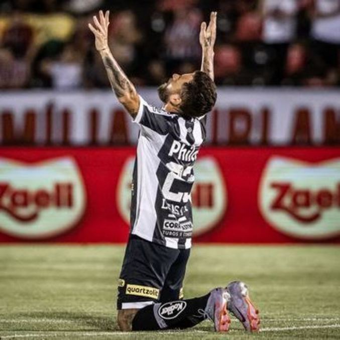 Lucas Lima comemora o primeiro gol do Santos diante do Botafogo-SP