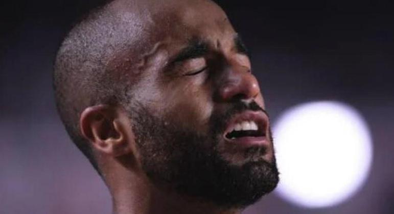 Lucas Moura chora de alegria após garantir o São Paulo na final da Copa do Brasil. Ídolo de novo