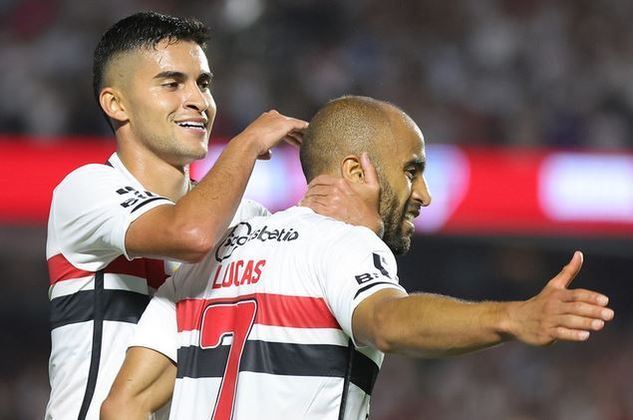Lucas Moura não conseguiu segurar as lágrimas depois da vitória do São Paulo sobre o Corinthians