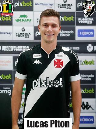 Lucas Piton - 5,0 - O cruzamento que nasceu pelo setor dele terminou no primeiro gol de Cano na noite.