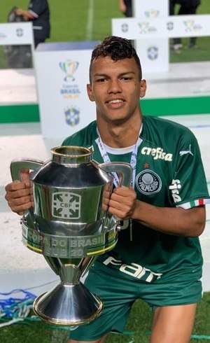Veron conquistou a Copa do Brasil sub-17 e sub-20