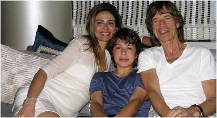 Luciana Gimenez, Lucas e Mick Jagger em foto antiga