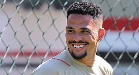 Luciano em treino pelo São Paulo