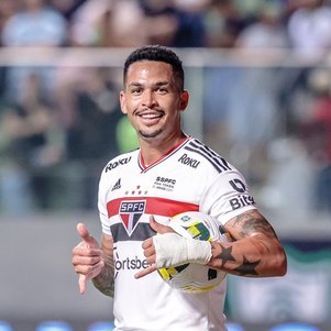Luciano comemora gol contra o América-MG