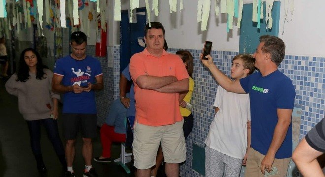 luciano huck filho votar