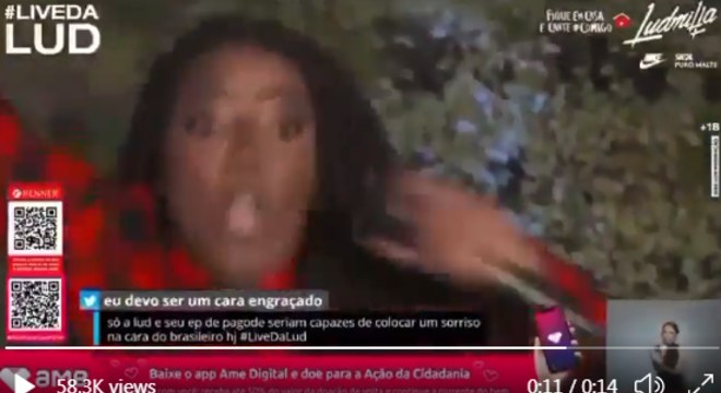 Ludmilla cai na piscina, ao vivo, durante transmissão de live