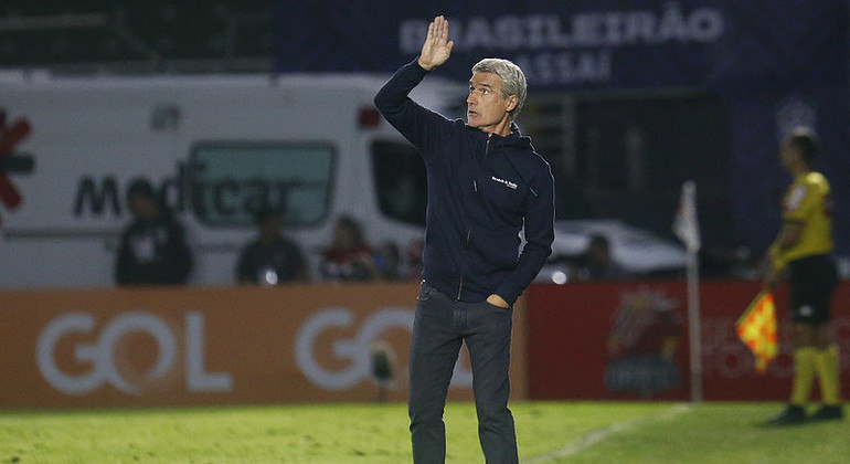 Luís Castro comanda o novo projeto do Botafogo