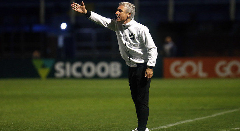 Luís Castro engrenou seu trabalho no Botafogo na reta final do Brasileirão