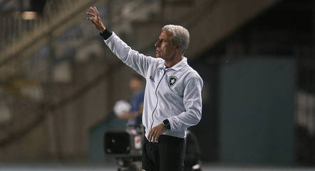 Luís Castro, técnico do Botafogo