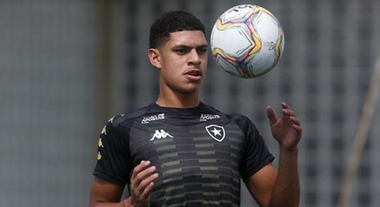 Luis Henrique apareceu nos profissionais do Botafogo no fim de 2019 e foi negociado em 2020
