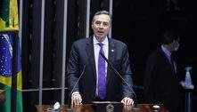 Barroso reage a falas de Bolsonaro sobre urnas: 'Absoluta indiferença' 