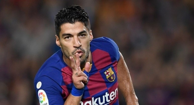 Luis Suárez - Do Liverpool para o Barcelona (2014) - Valor: €81,72 milhões - Artilheiro do Liverpool enquanto esteve no clube e grande nome da equipe, Suárez se juntou ao Barça para formar grande ataque com Messi e Neymar