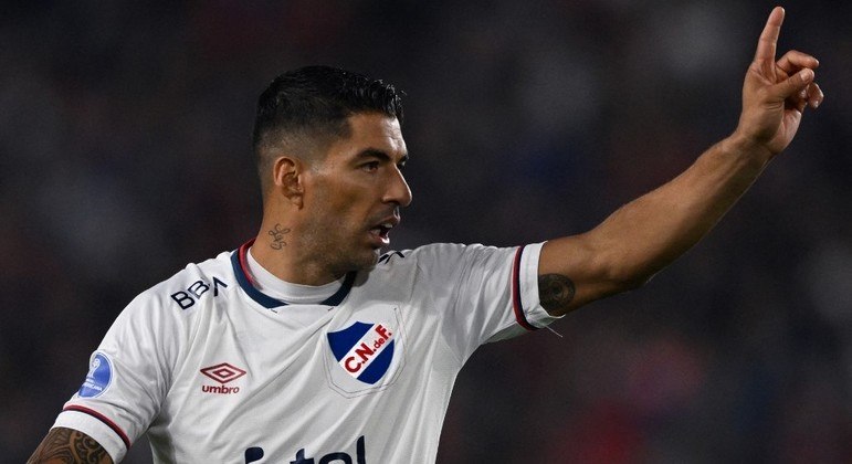 Sem Suárez, Uruguai dá primeira chance a jovem promessa do PSV nas