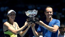 Luisa Stefani e Rafael Matos fazem história no tênis e são campeões no Aberto da Austrália