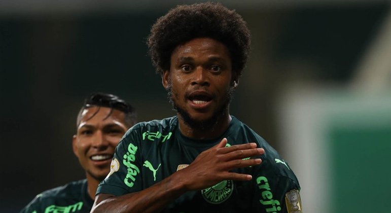 Luiz Adriano (34 anos) - Posição: atacante - contrato até junho de 2023 - Valor de mercado: 1,5 milhão de euros (R$ 9,50 milhões)