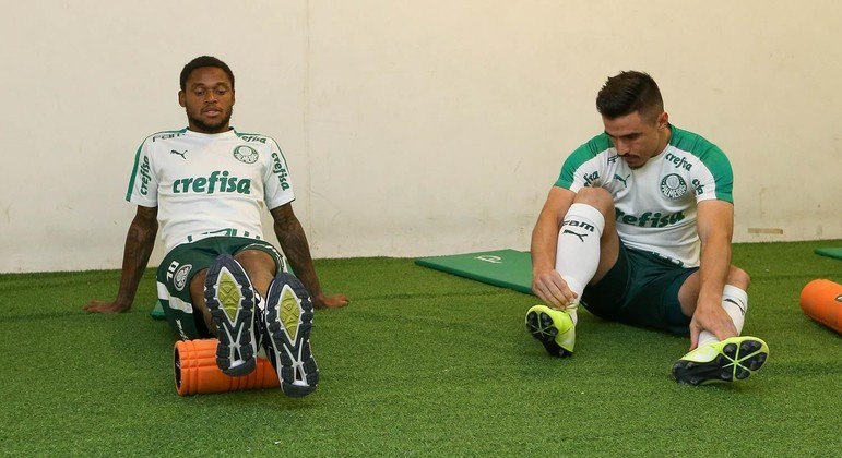 Luiz Adriano e Willian são dois que estão fora dos planos. A dúvida é: dispensar antes do Mundial?