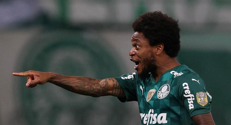 Luiz Adriano fez apenas cinco gols em 37 jogos com a camisa do Palmeiras no ano passado