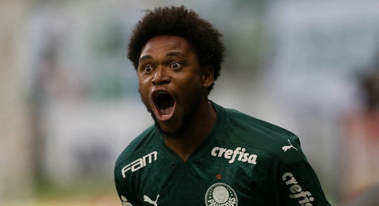 Atacante Luiz Adriano não está nos planos do Palmeiras, onde foi bicampeão da Libertadores