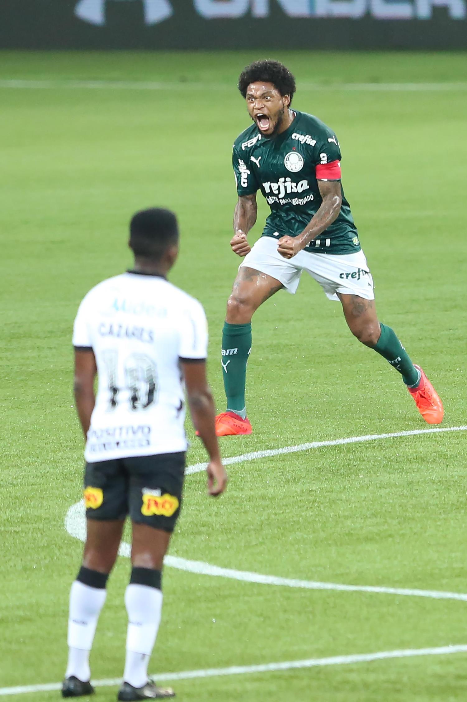 Palmeiras Goleia Corinthians E Se Mostra Vivo Tambem No Brasileiro Esportes R7 Futebol