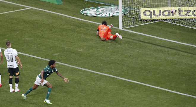 Luiz Adriano marcou aos 3 minutos do 2º tempo na final entre Palmeiras x Corinthians