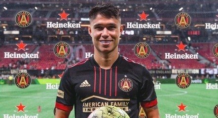 Novo reforço do Flamengo, Luiz Araújo desembarca no Rio - Gazeta