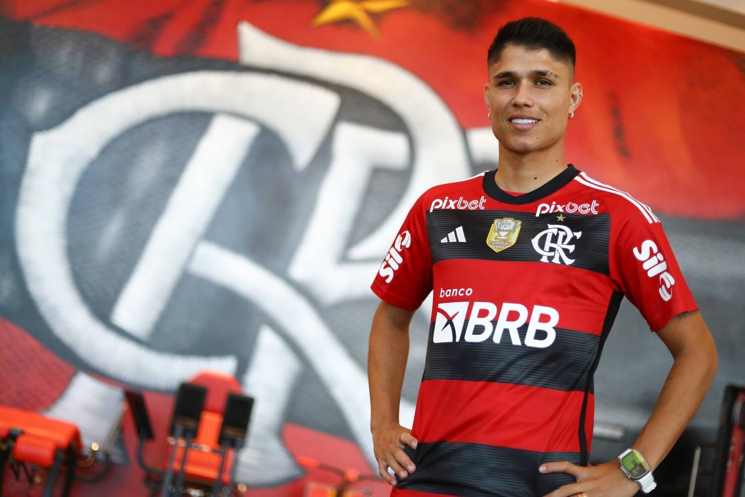 Luiz Araújo treina pela primeira vez como jogador do Flamengo