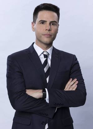 Luiz Bacci  com o "Cidade Alerta", bate de frente com uma novela da Globo. Exemplo de contraprogramação