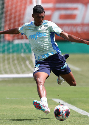 Luiz Guilherme em treino pelo Palmeiras