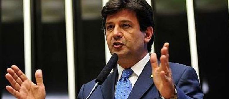 Para ministro da Saúde, serão "de 60 a 90 dias de muito estresse"