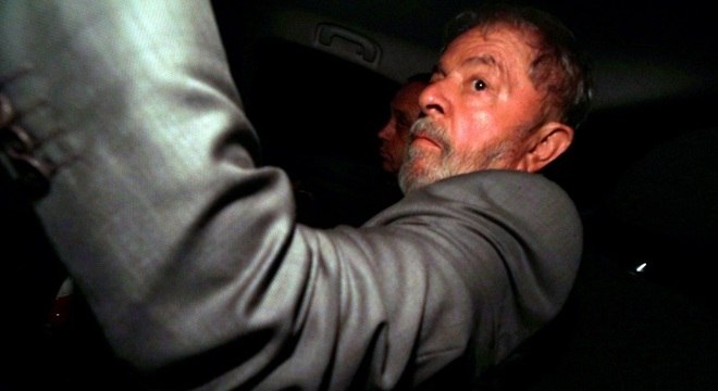 Resultado de imagem para Lula preso