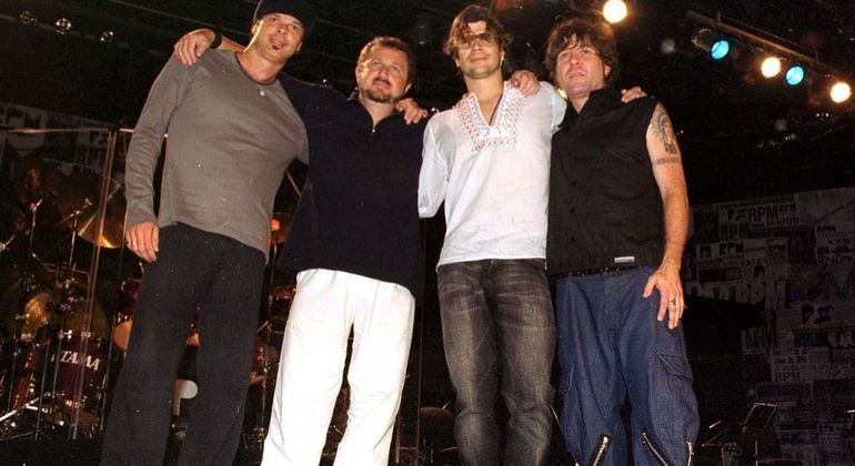 Schiavon e seus companheiros de RPM numa das voltas da banda, em 2002
