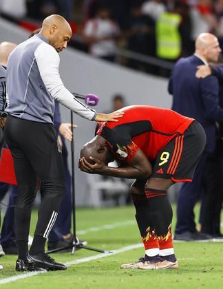 Lukaku, destaque belga, não suportou a eliminação da seleção na primeira fase