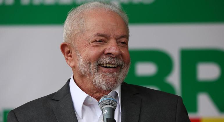 O presidente eleito, Luiz Inácio Lula da Silva, durante discurso na sede da equipe de transição