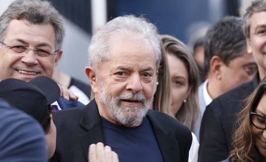 Após 580 dias, ex-presidente Lula deixa a prisão em Curitiba (Cassiano Rosário / Estadão Conteúdo / 08.11.2019)